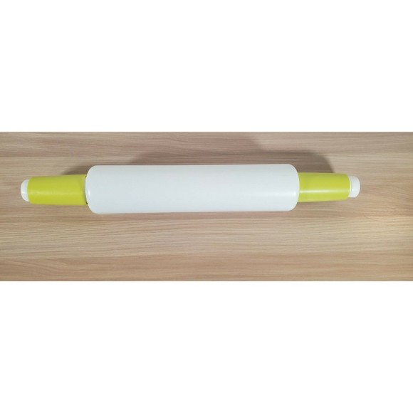 Tupperware Rolling Pin-Fill w/ Warm Cold Water in the Center green Handles New - Picture 1 of 4